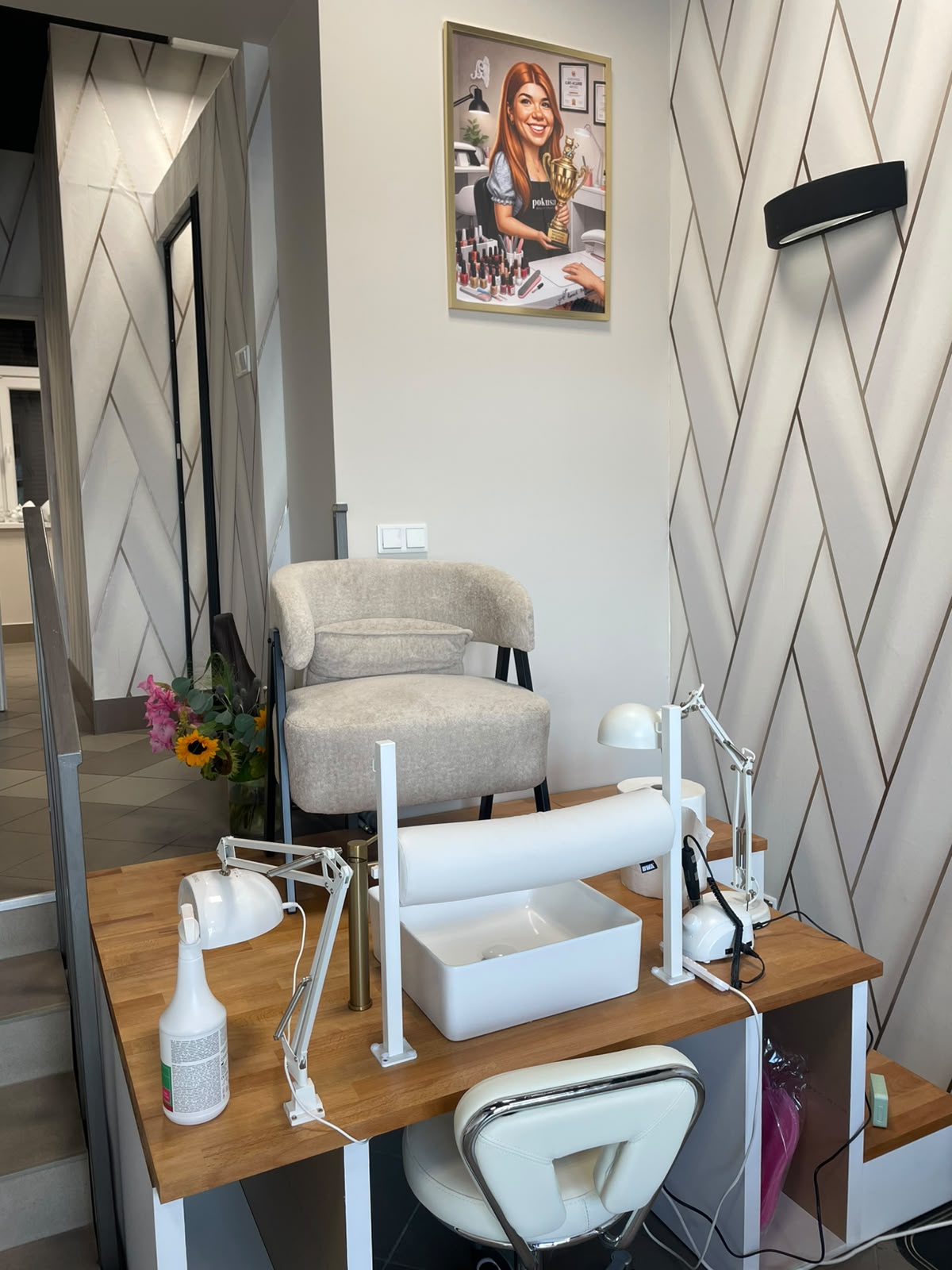 Stanowisko pedicure kosmetycznego i hybrydowego — Pokusa Beauty Studio Kraków