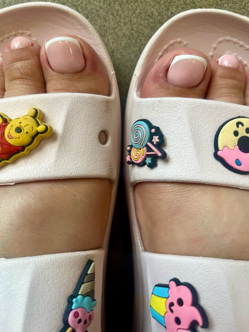 Pedicure hybrydowy i pielęgnacja stóp w Pokusa Beauty Studio