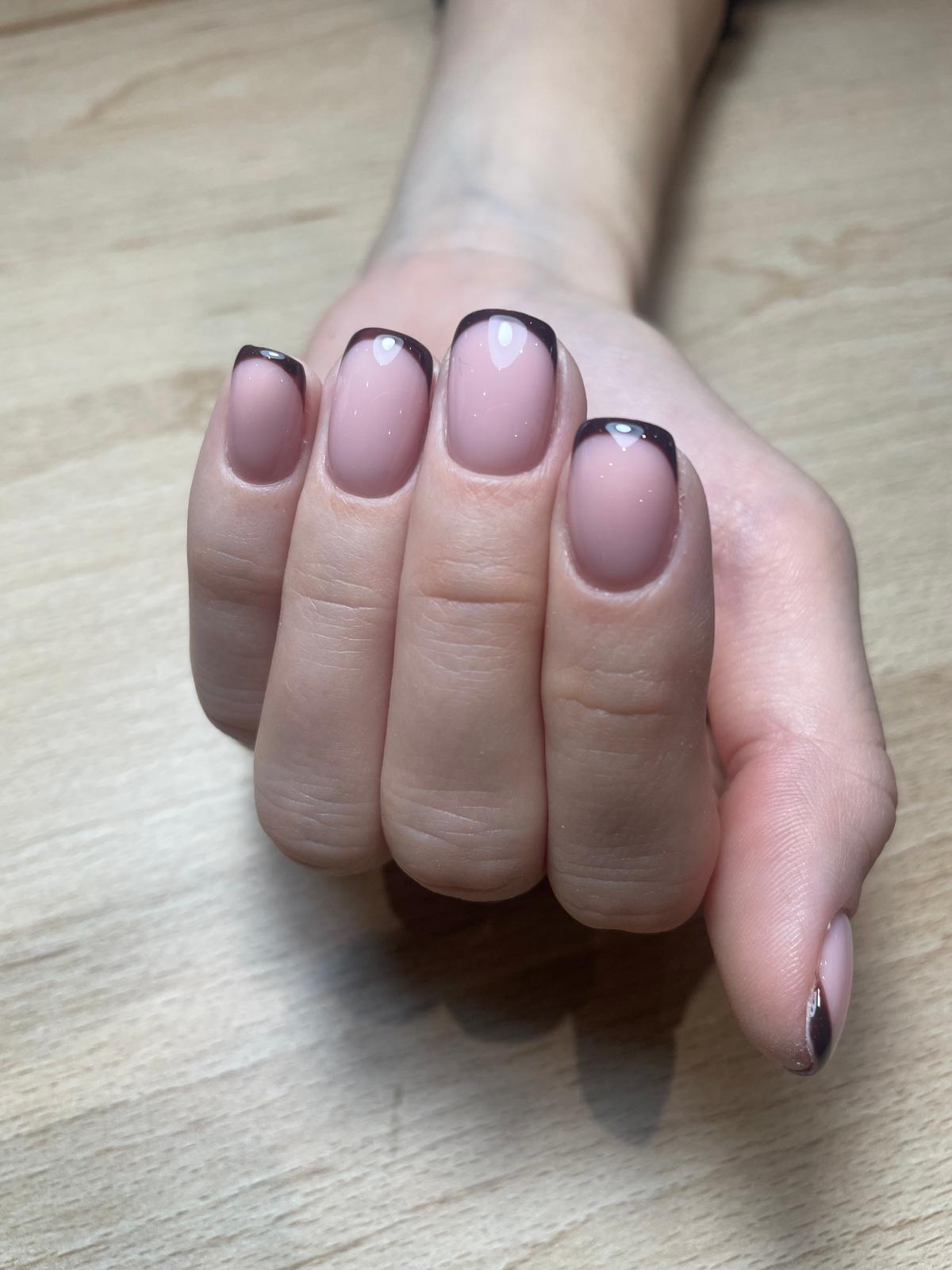 Czarny manicure french — Pokusa Beauty Studio Kraków
