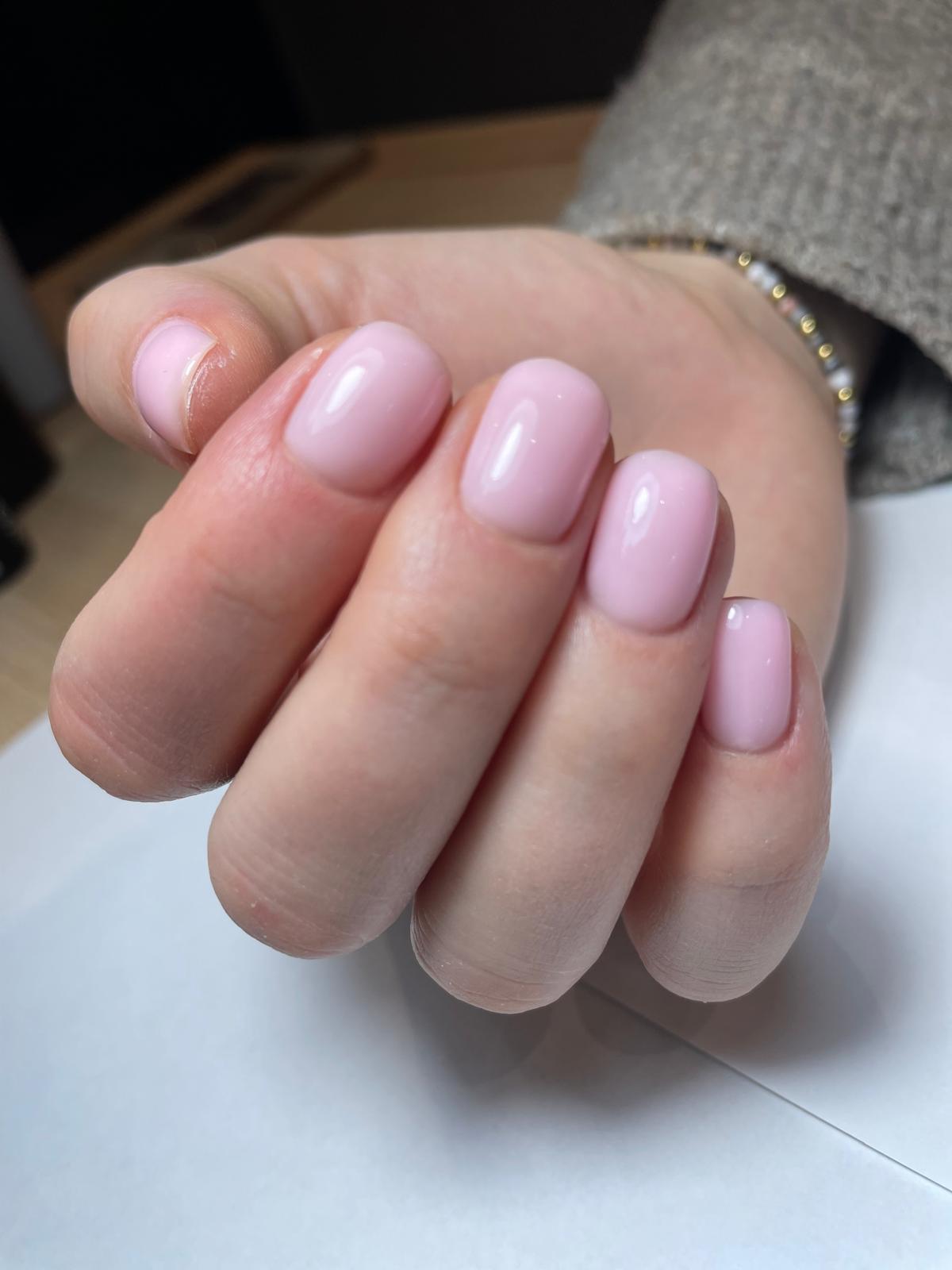 Manicure hybrydowy pastelowy róż — Kraków Prądnik Czerwony